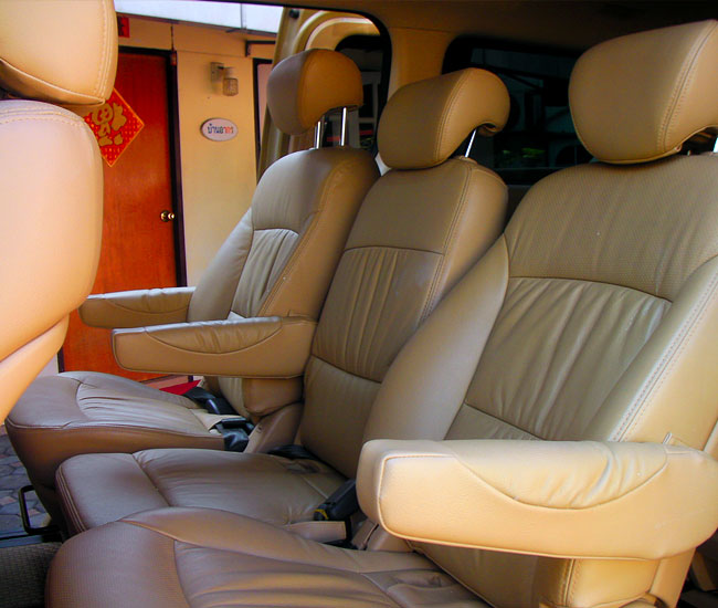 Minibus: Hyundai H-1 (4-10 passengers)
